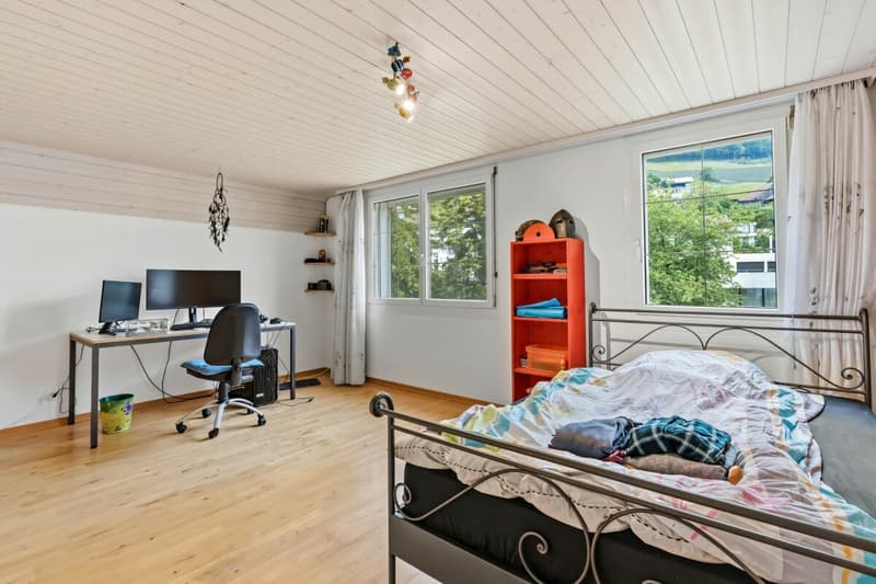 Grosszügiges Einfamilienhaus mit Einliegerwohnung (14)
