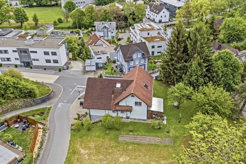 Grosszügiges Einfamilienhaus mit Einliegerwohnung (3)