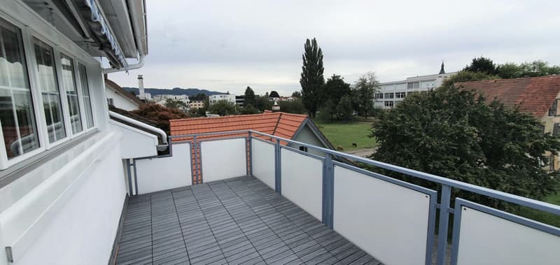 heimelige Dachwohnung an zentraler Lage (3)