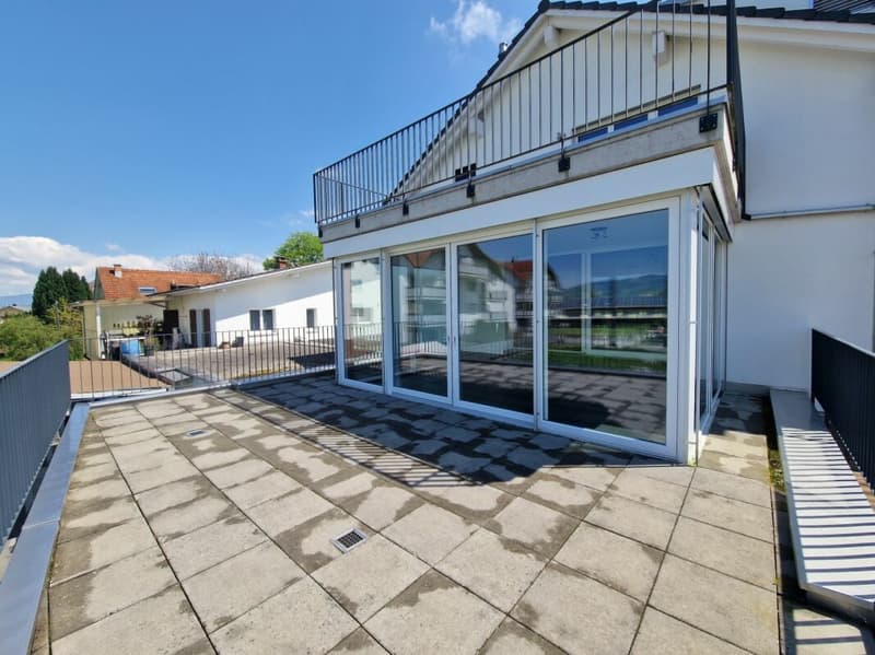 schöne moderne Wohnung mit viel Platz (10)