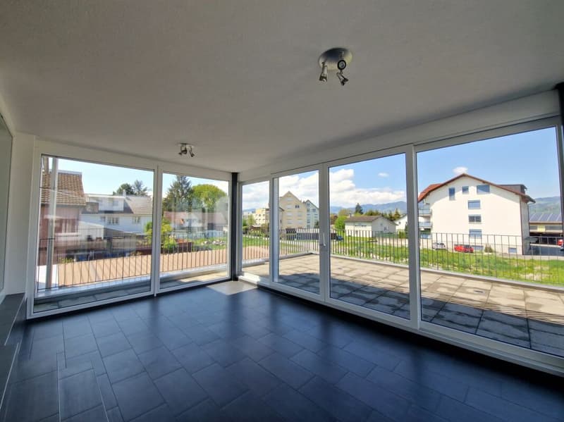 schöne moderne Wohnung mit viel Platz (11)