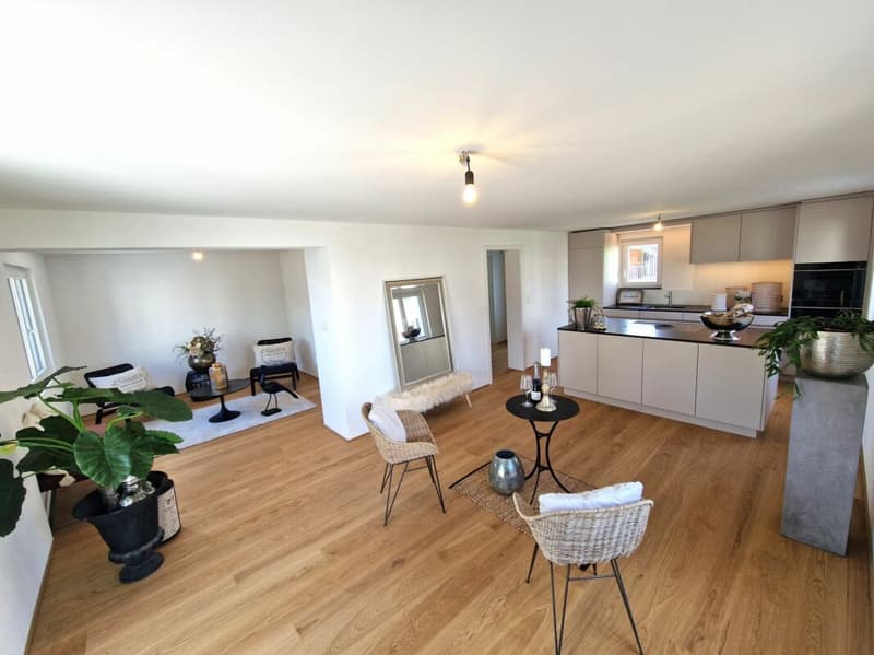Kernsaniertes 4.5-Zimmer-Doppeleinfamilienhaus mit Garten & Garage in Widnau (3)