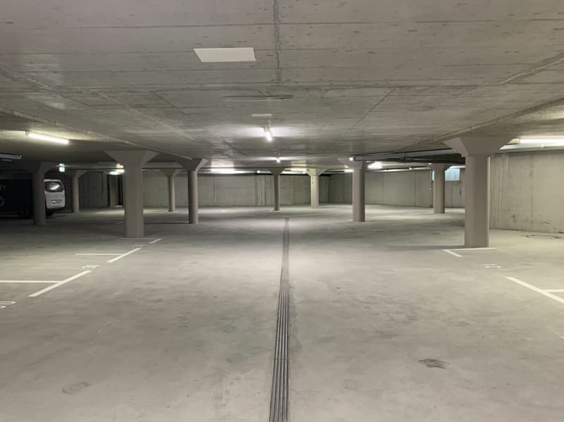 Places de parking en garage souterrain / Année de construction 2023 (3)