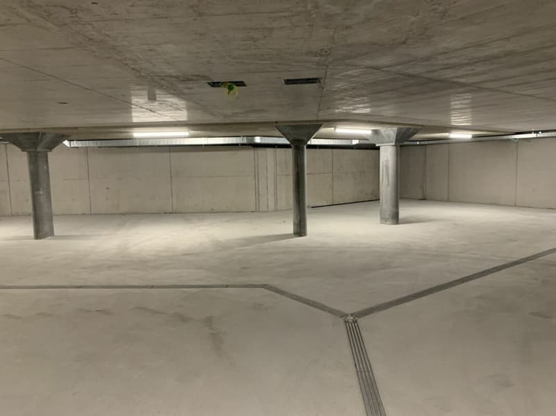 Places de parking en garage souterrain / Année de construction 2023 (2)