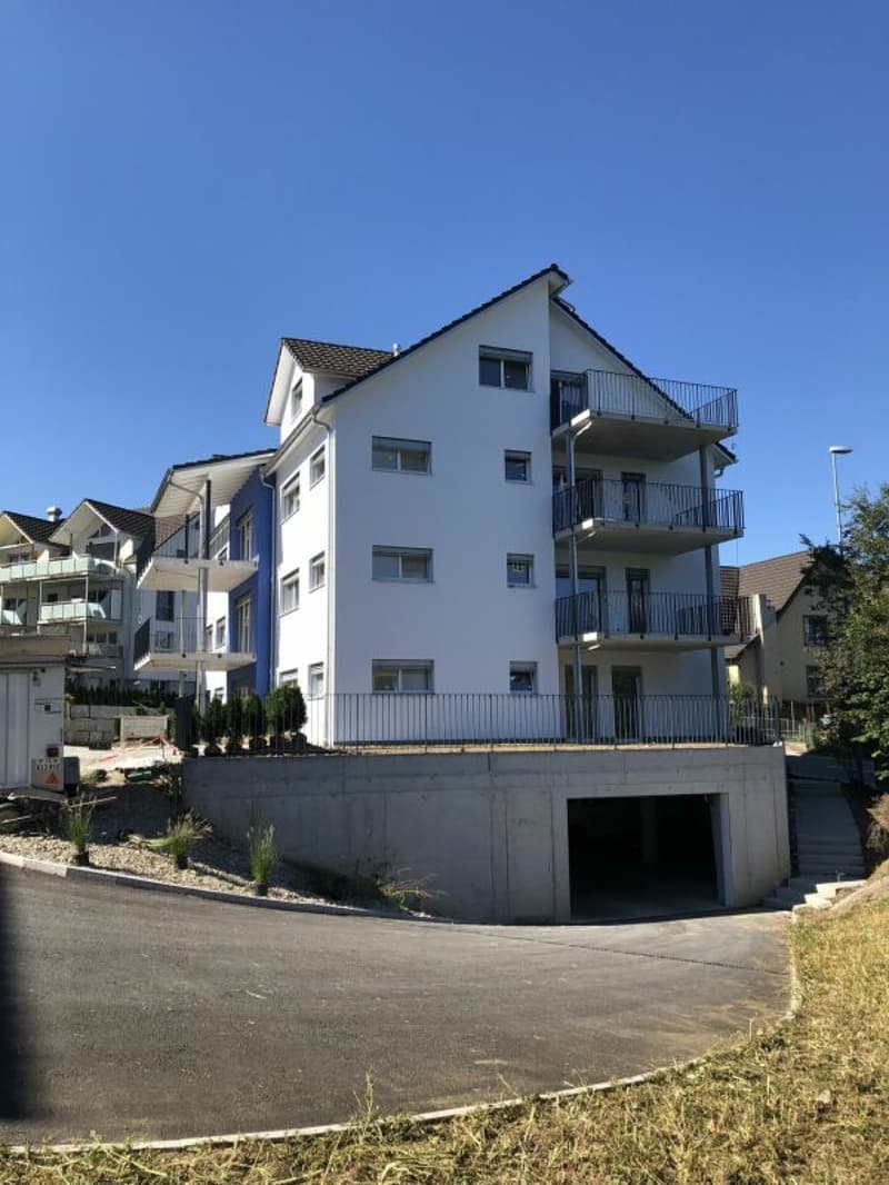 Tiefgaragenplatz (2)