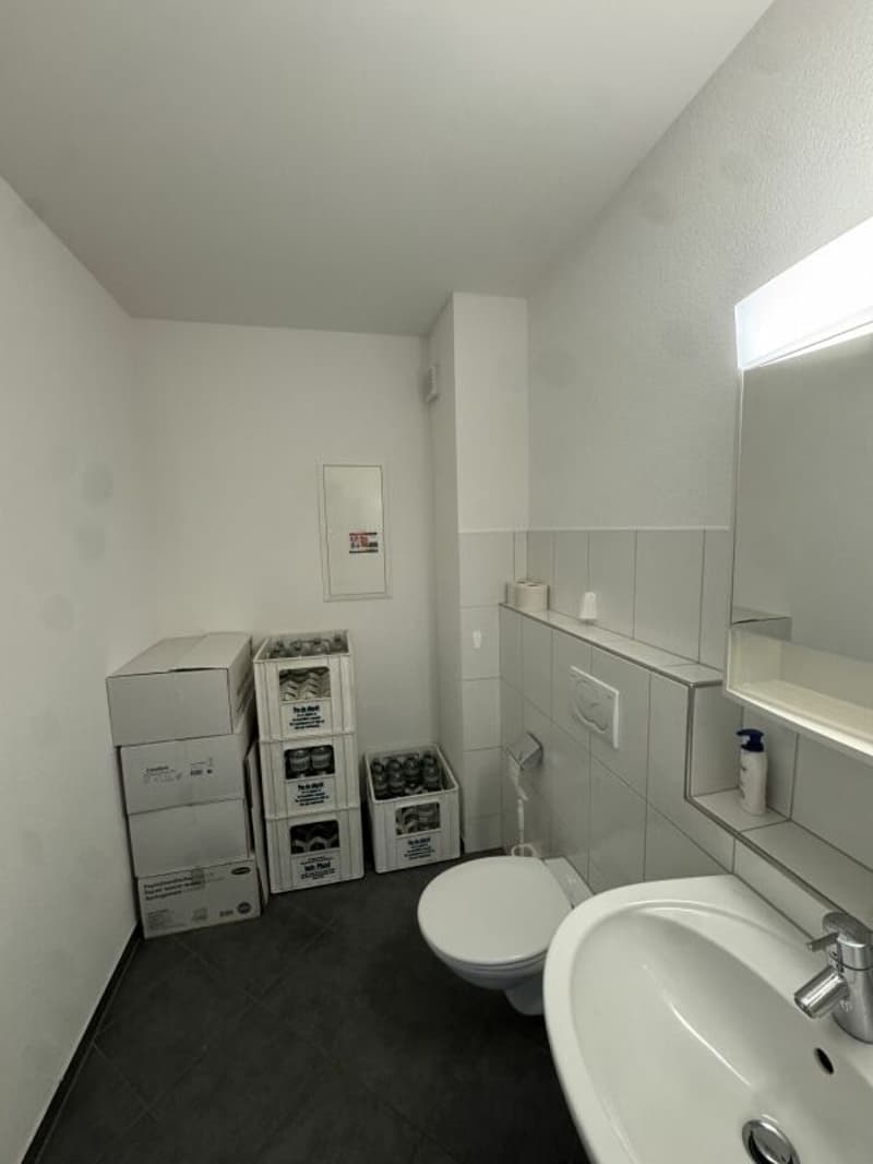 Grosszügige Gewerbefläche für Büro oder Praxis, 238 m² (11)