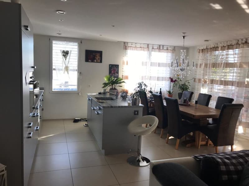 Ansprechende 4.5 Zimmer Wohnung im 1. OG (2)