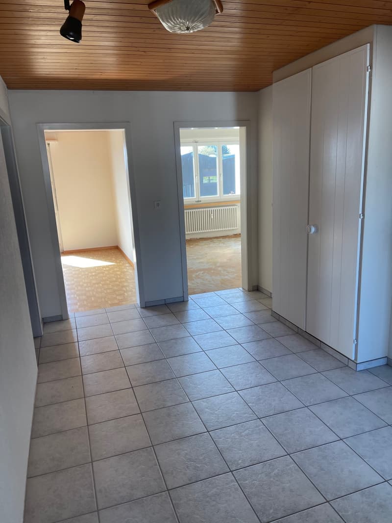 preiswerte 4-Zimmerwohnung mit Balkon und Aussicht (6)