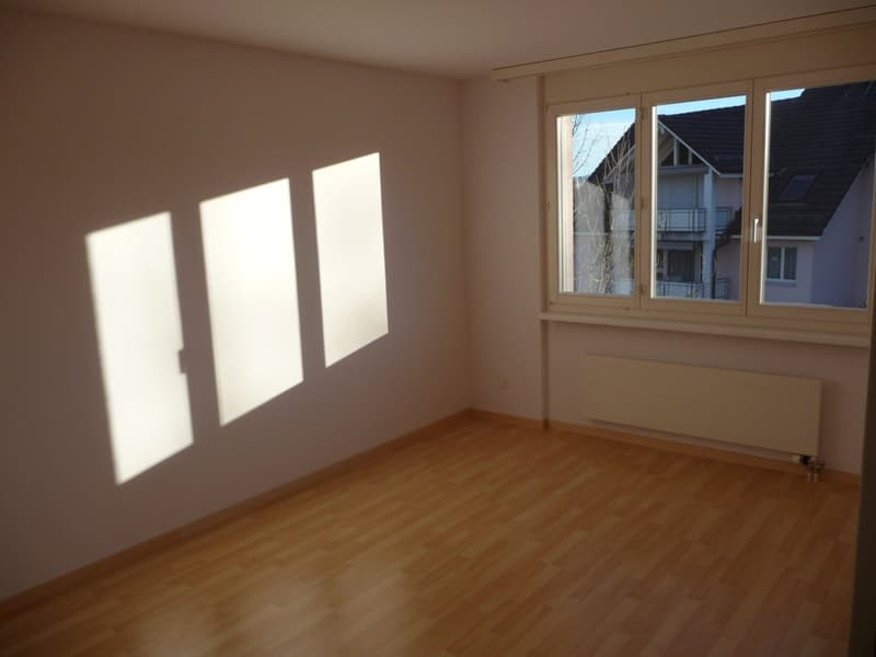 lässige 3.5-Zi. Erdgeschoss-Wohnung mit Balkon (8)