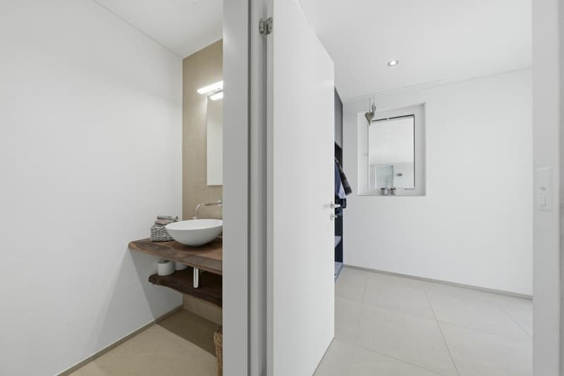 Wohnen mit Stil - Exklusives 6½-Zimmer-Eckhaus (19)