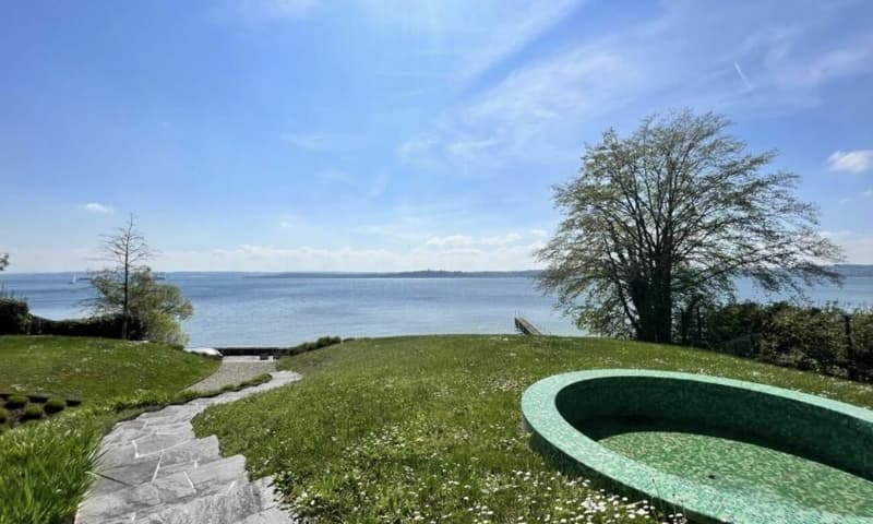 Traumvilla direkt am See (2)