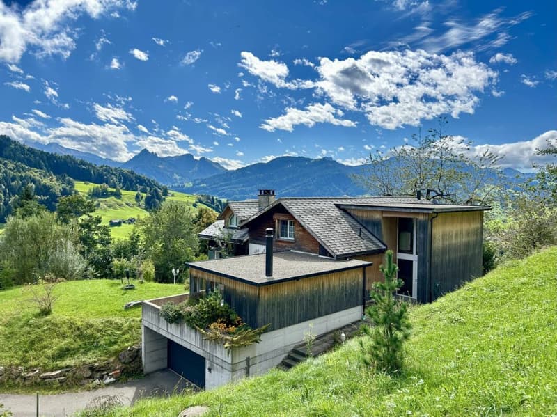 Historisches Berghaus mit modernem Innenleben in ruhiger Panoramalage (2)