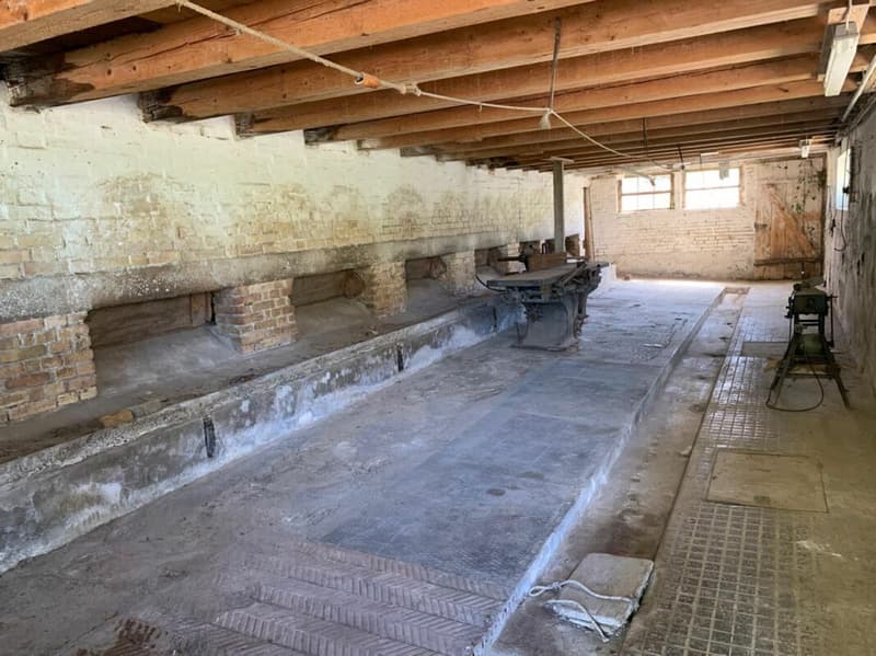 Zweifamilienhaus mit Scheune und Umschwung (18)