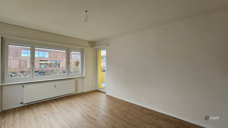4.5-Zimmer-Wohnung 2.OG mit Balkon (2)