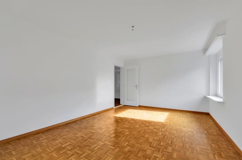 4.5 Zimmer-Wohnung im 1. OG mit Balkon (8)
