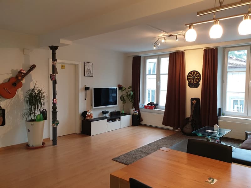 grosszügige 2.5-Zimmer-Wohnung 1. OG (2)