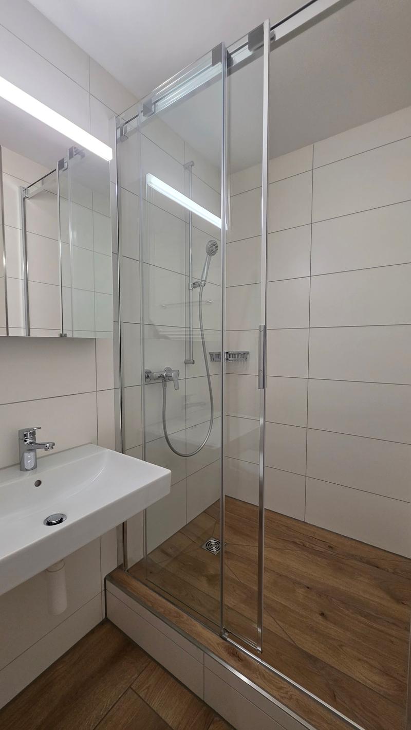2.0 Zimmer-Wohnung im 1. OG mitte mit Balkon (8)