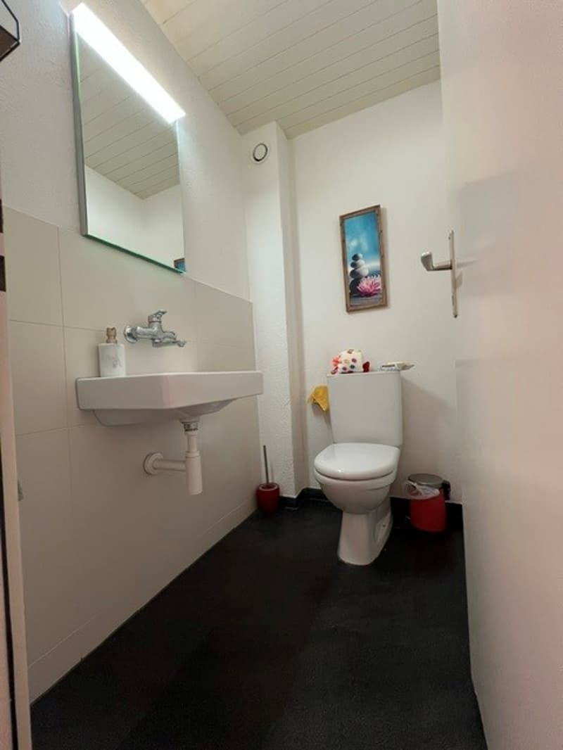 3.5 Zimmer-Wohnung im 1. OG mit Balkon (4)