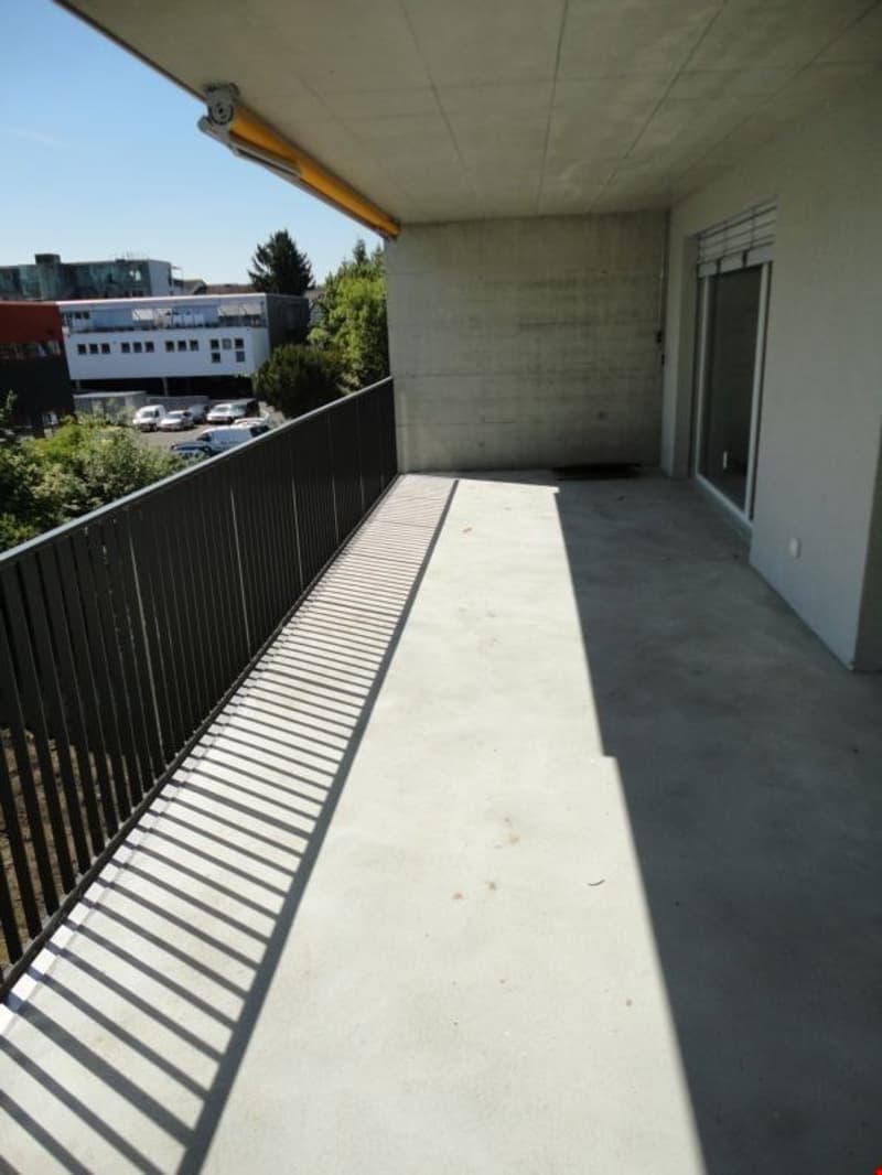 4.5 Zimmer-Wohnung im 1. OG mit 24m2 Balkon (3)
