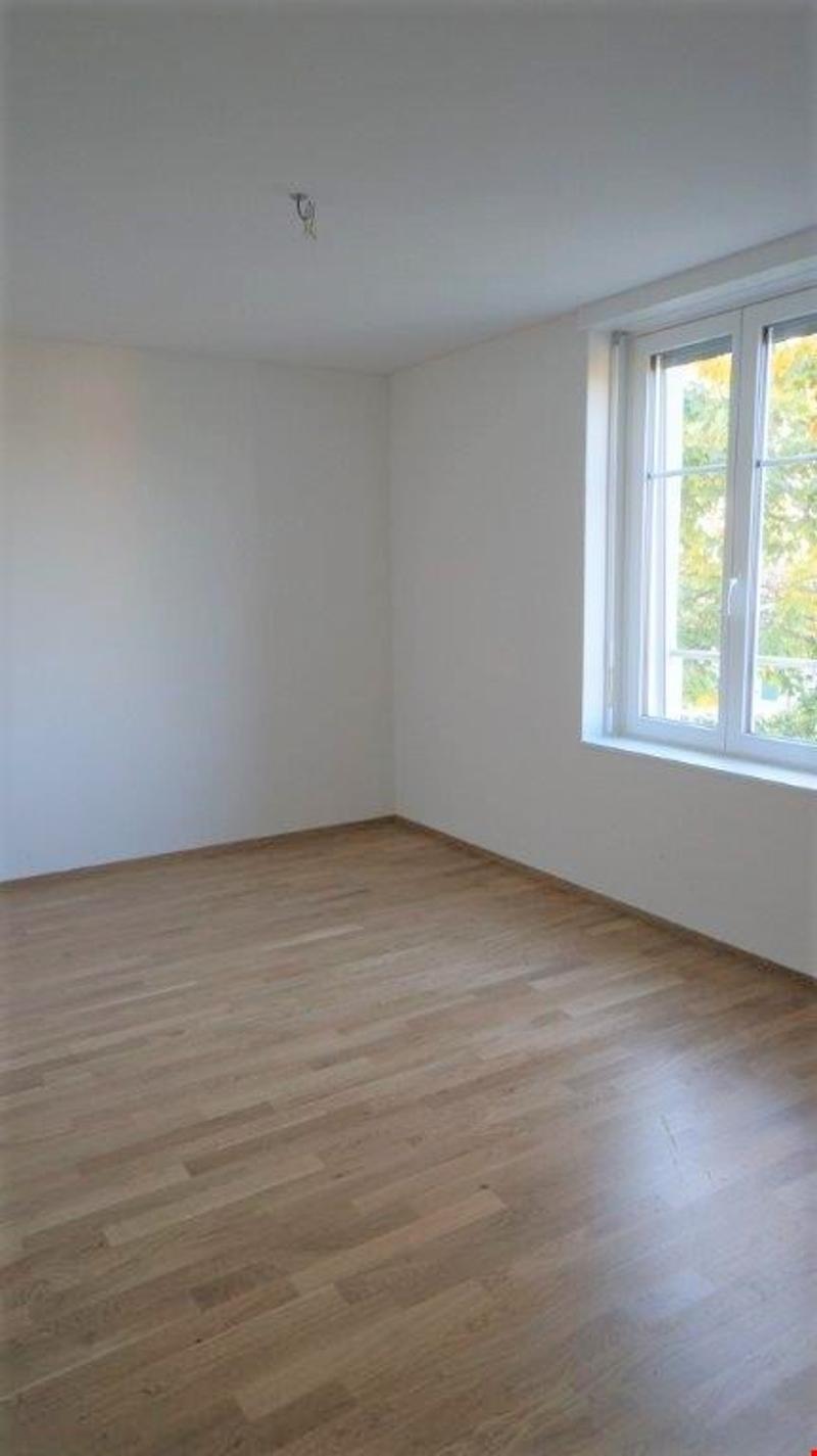 3.5 Zimmer-Wohnung 1. OG West mit Balkon (5)
