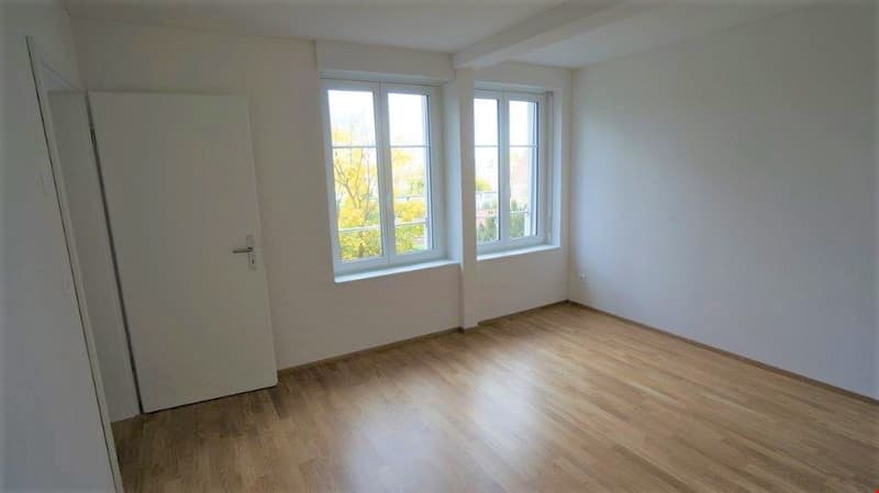 3.5 Zimmer-Wohnung 1. OG West mit Balkon (8)