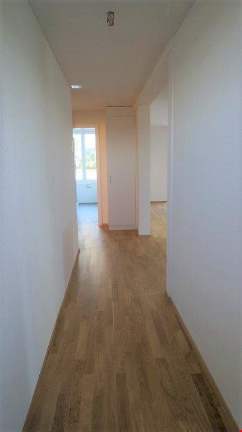 3.5 Zimmer-Wohnung 1. OG West mit Balkon (4)