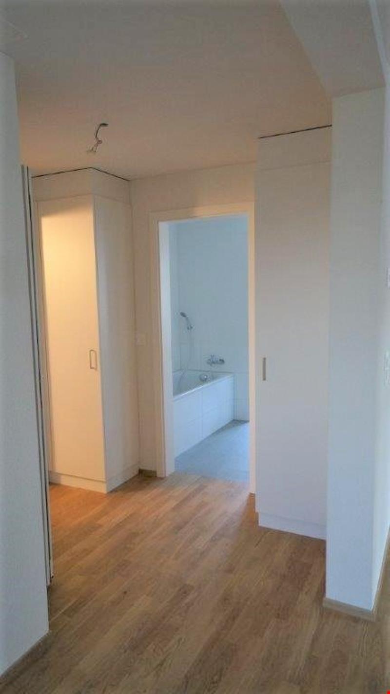3.5 Zimmer-Wohnung 1. OG West mit Balkon (3)