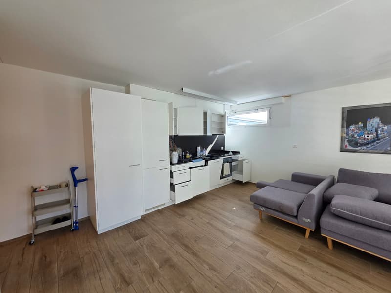Helle 2.5-Zimmer-Wohnung mit Balkon (5)