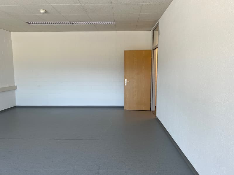 Büro 60m2 mit 2 separaten Räumen (3)