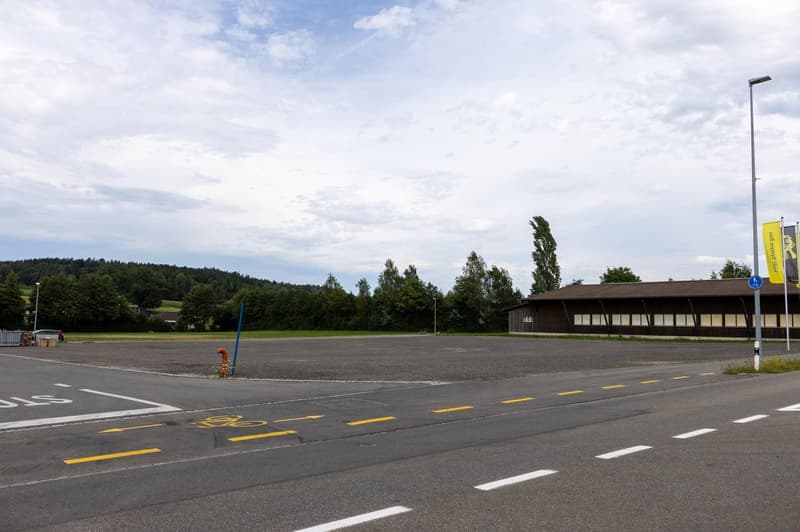 Lagerfläche an guter Lage zu vermieten. (3)