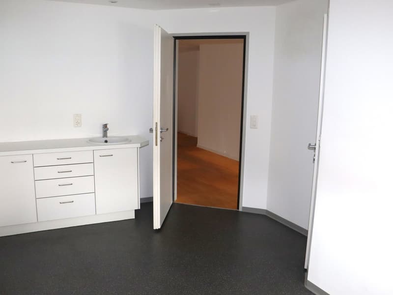 interessante Büro-/Praxis-/Gewerberäume an sehr guter Passantenlage (5)