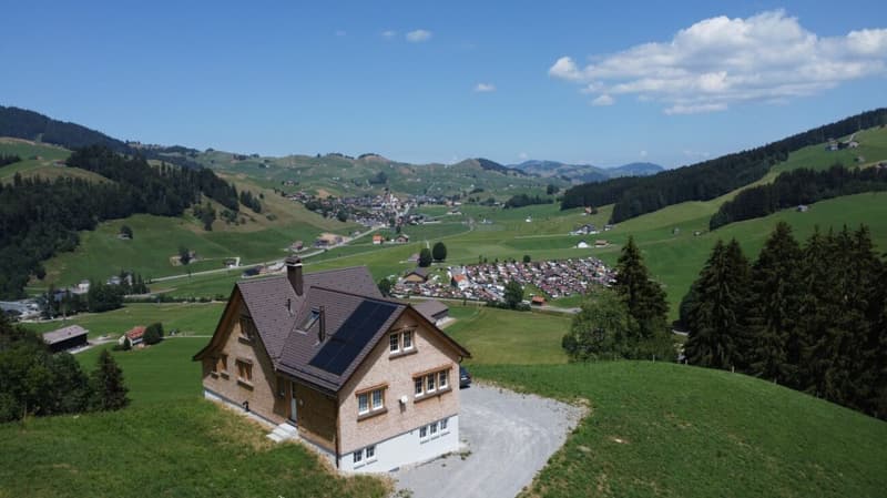 EINZIGARTIG MIT ZUFAHRT (1)