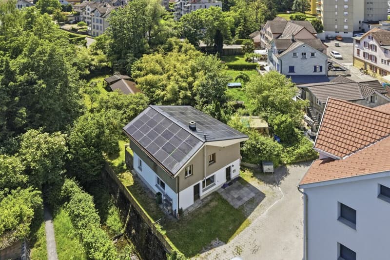 Idyllisches, zentral gelegenes Einfamilienhaus mit Gartenparadies und viel Umschwung (39)
