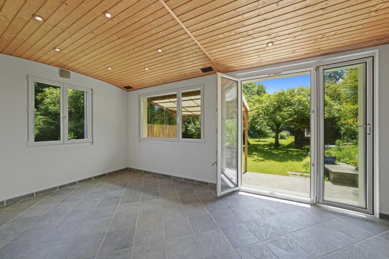Idyllisches, zentral gelegenes Einfamilienhaus mit Gartenparadies und viel Umschwung (3)