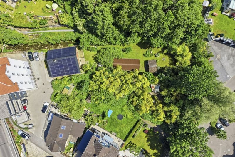 Idyllisches, zentral gelegenes Einfamilienhaus mit Gartenparadies und viel Umschwung (36)