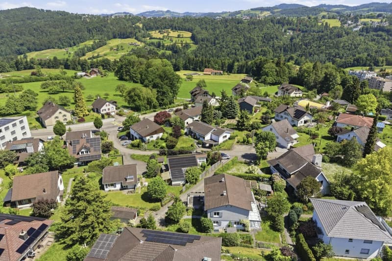 Charmantes Doppel-Einfamilienhaus mit Wintergarten und Garage an traumhafter Lage (48)