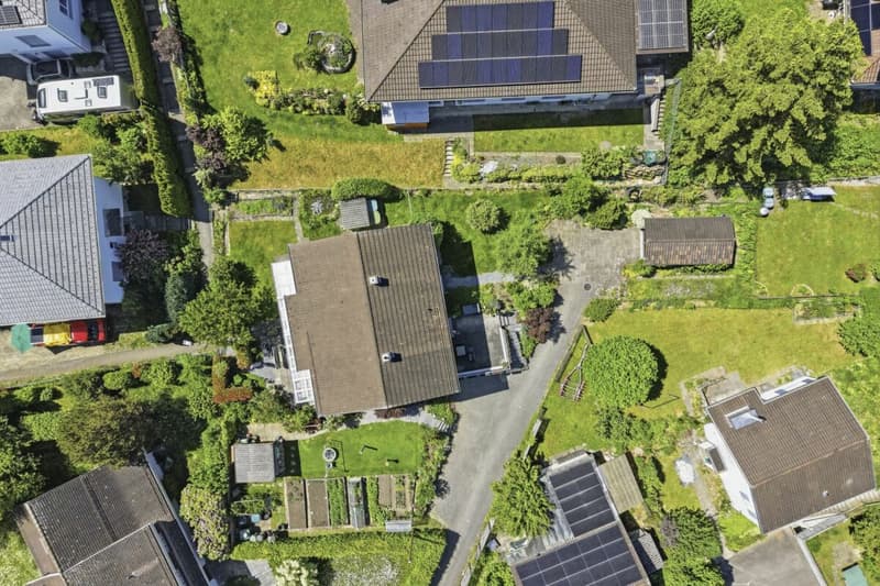 Charmantes Doppel-Einfamilienhaus mit Wintergarten und Garage an traumhafter Lage (4)