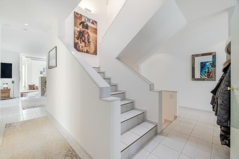 Repräsentative und einmalige Villa an Top-Wohnlage mit attraktiver Seesicht und Einliegerwohnung (5)