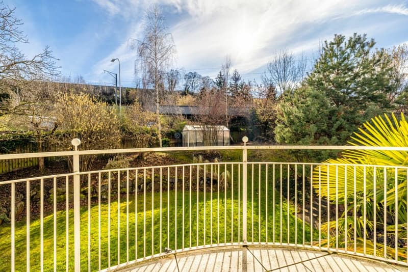Repräsentative und einmalige Villa an Top-Wohnlage mit attraktiver Seesicht und Einliegerwohnung (38)