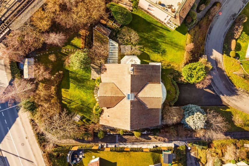 Repräsentative und einmalige Villa an Top-Wohnlage mit attraktiver Seesicht und Einliegerwohnung (59)