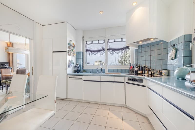 Repräsentative und einmalige Villa an Top-Wohnlage mit attraktiver Seesicht und Einliegerwohnung (20)