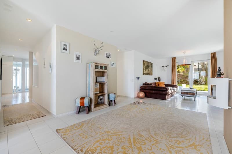 Repräsentative und einmalige Villa an Top-Wohnlage mit attraktiver Seesicht und Einliegerwohnung (7)