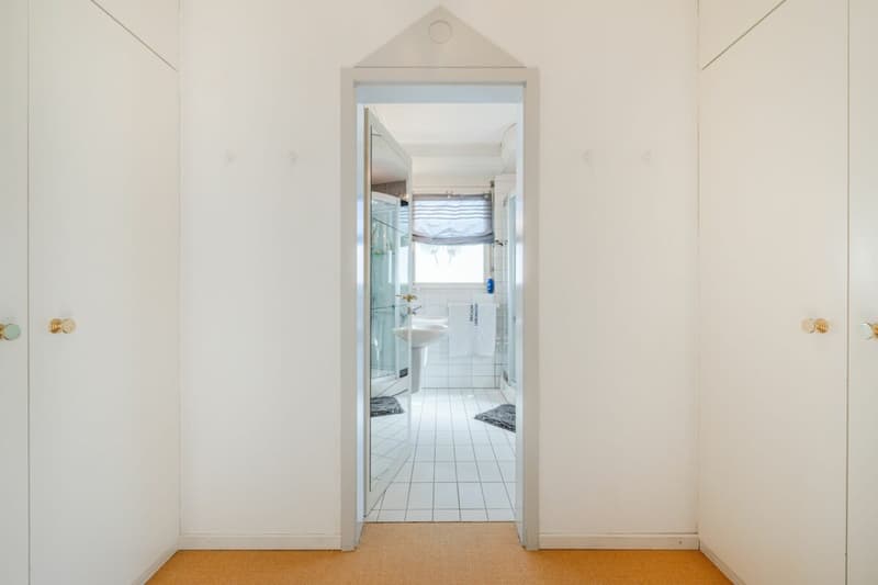 Repräsentative und einmalige Villa an Top-Wohnlage mit attraktiver Seesicht und Einliegerwohnung (26)