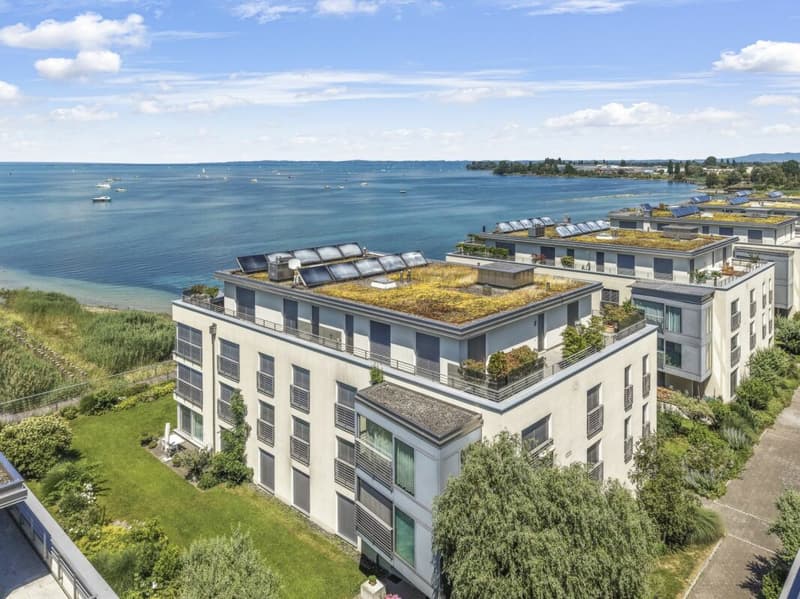 Exklusives, privilegiertes Wohnen, direkt am See an unverbaubarer Lage und mit traumhafter Aussicht (1)