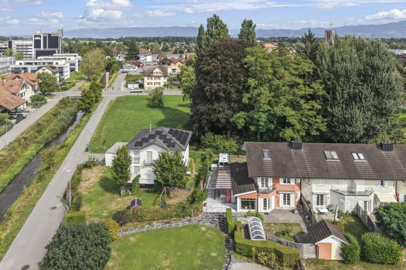 Familienfreundliches, zentral- und ruhig gelegenes Reiheneckhaus mit viel Platz und Baulandreserve (60)