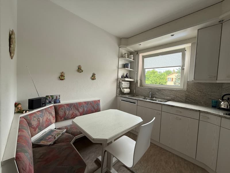 Charmante 4-Zimmer-Wohnung mit Balkon und Gartenbereich in Rapperswil-Jona (2)