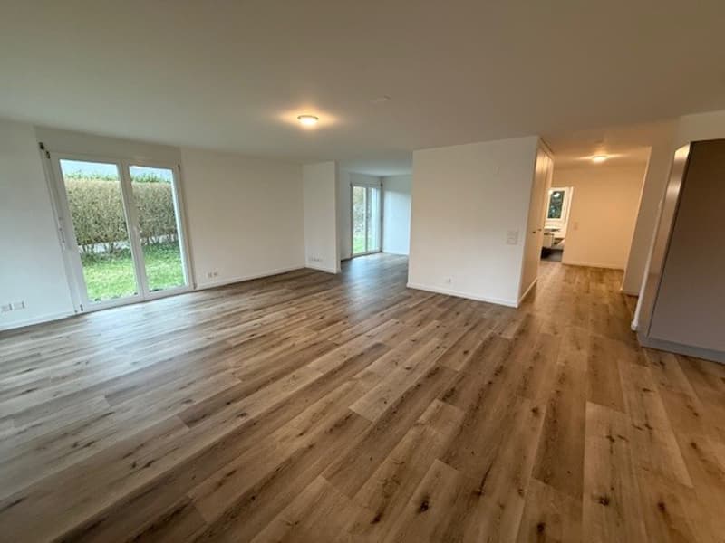 Moderne 5.5-Zimmerwohnung mit Gartensitzplatz im Lenggis (4)