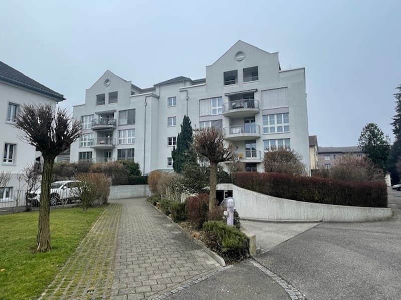 4.5-Zimmerwohnung mit Balkon zu vermieten (1)