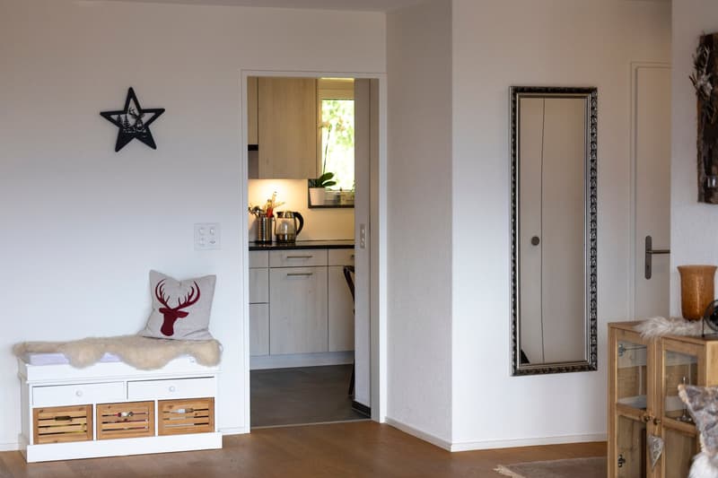 4½-Zimmerwohnung im 3. OG mit unverbaubarer Weitsicht auf See und Berge (5)