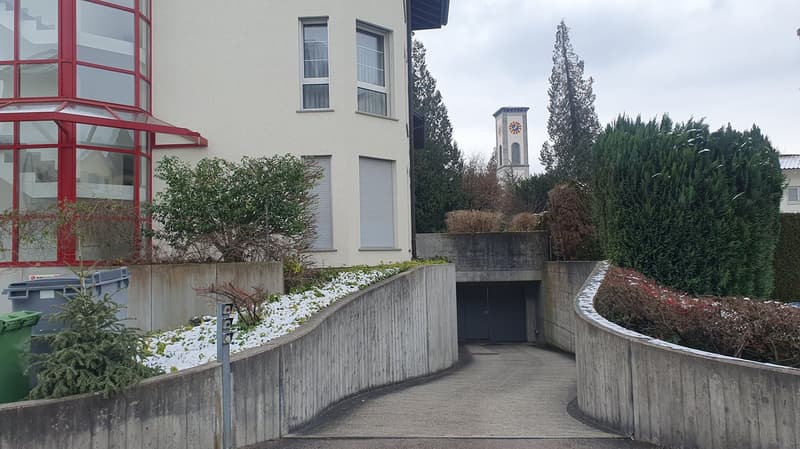 Tiefgaragenstellplatz zu vermieten (1)